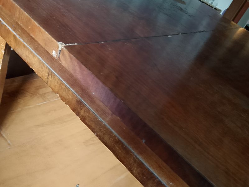Set mobilier din lemn masiv de nuc