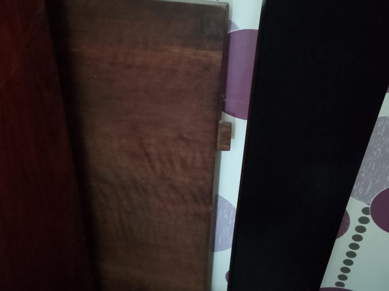 Set mobilier din lemn masiv de nuc