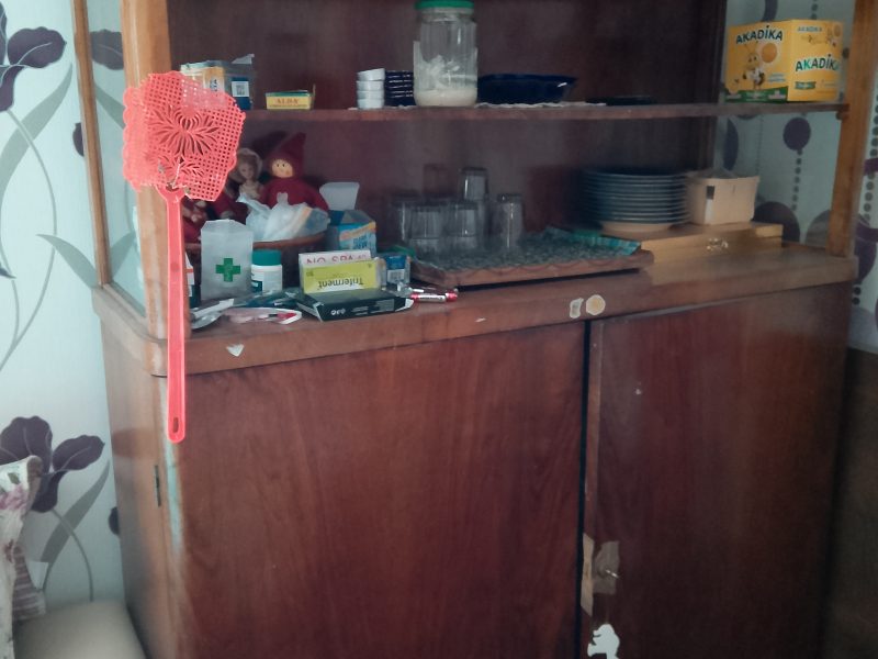 Set mobilier din lemn masiv de nuc